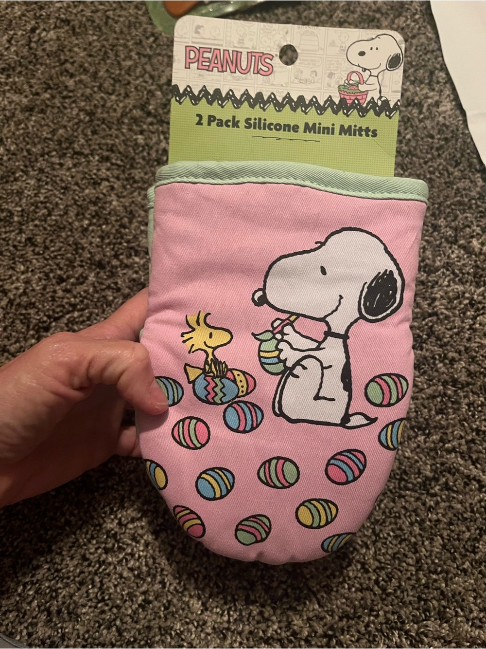 Peanuts Snoopy Easter oven mitts